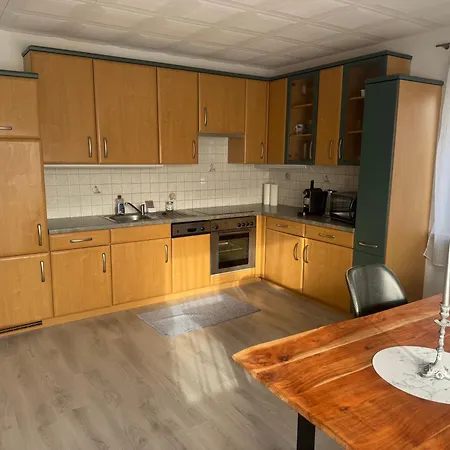 Schoene In Gruener Lage Mit Fitnessgeraet Apartmán *