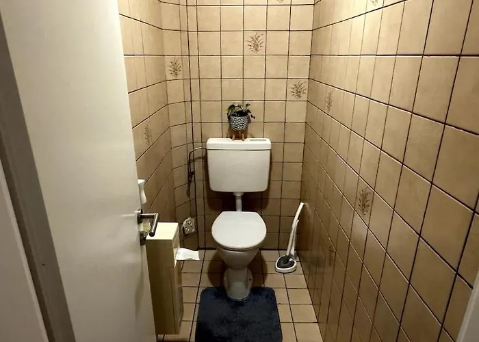 Schoene In Gruener Lage Mit Fitnessgeraet Διαμέρισμα Λιντς