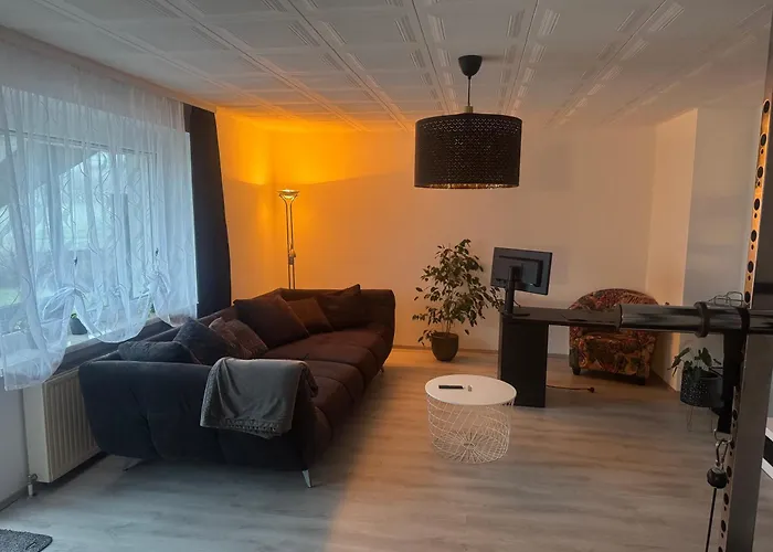 Διαμέρισμα Schoene In Gruener Lage Mit Fitnessgeraet Λιντς